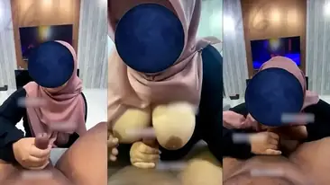 Bokep Indo Sepongan Binor Hijabers Toge Yrswty poster