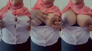 Jilbab Pink Toket Gede Ngentot Gila Sampai Lemas poster