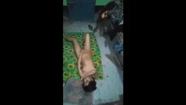 Ngentot Cewek Hijab Di Atas Alas Bunga WOT Lumer poster